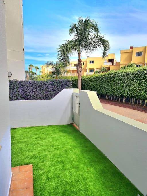 Homely Apt In Modern Building With Pool San Miguel de Abona Kültér fotó