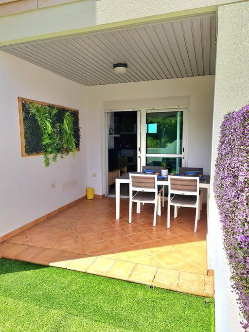 Homely Apt In Modern Building With Pool San Miguel de Abona Kültér fotó